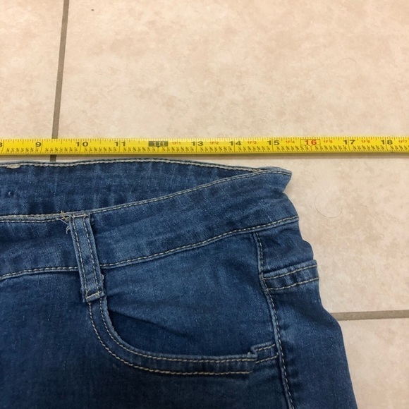 DISTRESSED Medium Wash Jeans, Size Large - Picture 6 of 13